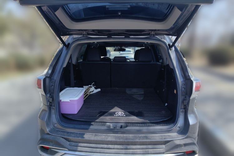 Used Toyota Highlander 2015 2.0T Four-Wheel Drive Luxury Edition 7-Seater Trunk