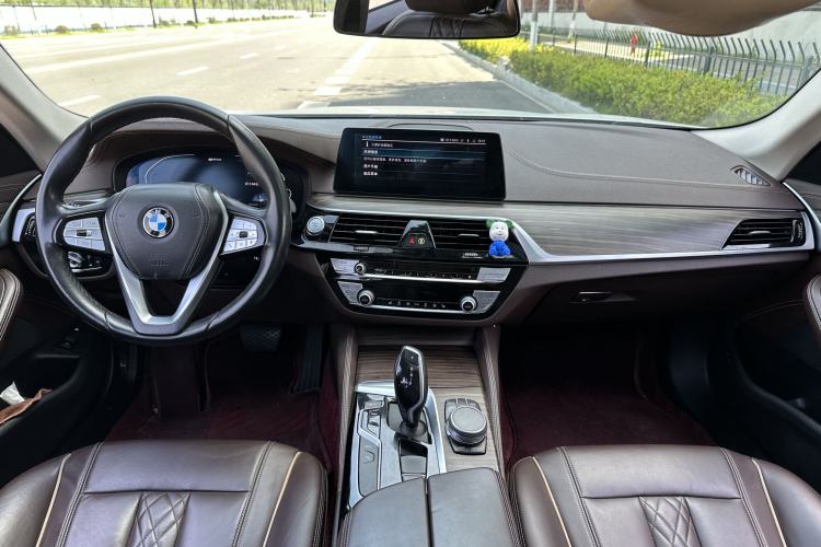 Used BMW 5 Series New Energy 2020 Mileage Upgrade Version 530Le Luxury Package Interior 2