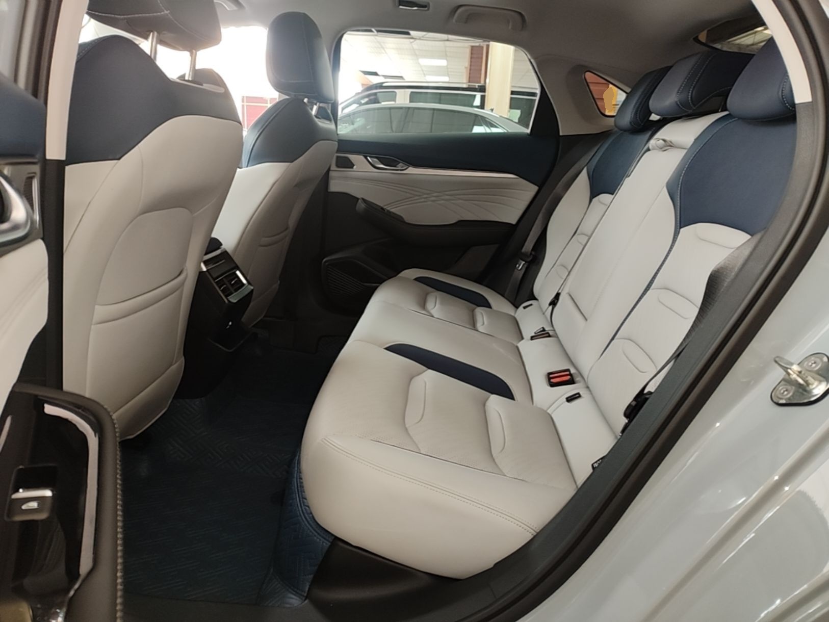Geely Auto Preface 2023 2.0TD Prestige Version — снимка 20