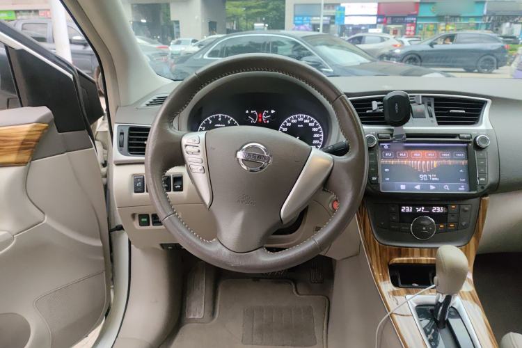 Used Nissan Sylphy 2014 1.6XV CVT Deluxe Edition Steering Wheel