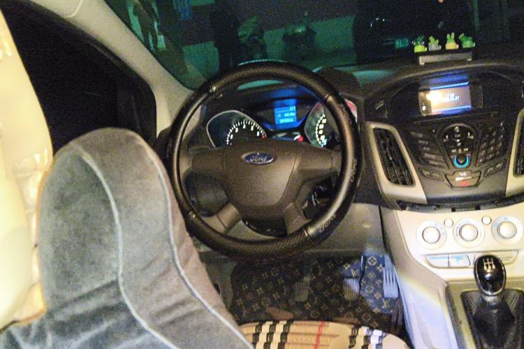 Used Ford Focus 2012 Sedan 1.6L Manual Comfort Model
