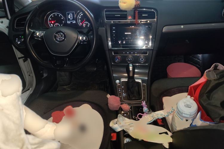 Used Volkswagen Golf 2020 Zhiai Edition 280TSI DSG Comfort Model Center Console