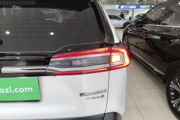 Used Toyota Wildlander 2020 Dual-Engine 2.5L E-CVT Two-Wheel Drive Luxury Edition
