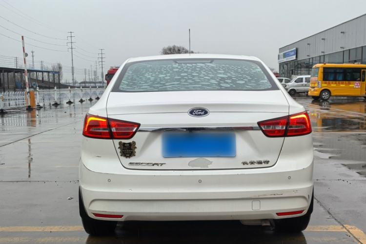 Used Ford Escort 2015 1.5L Manual Fashion Edition