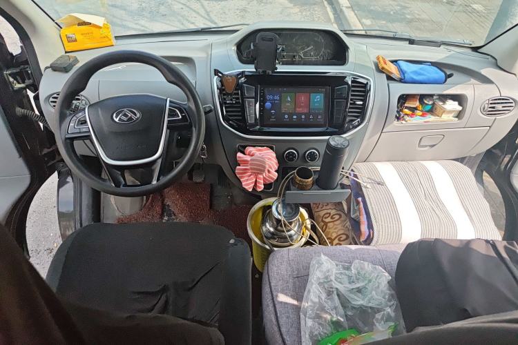 Used SAIC MAXUS Xintu V80 2019 2.5T Classic Model 6-Speed Manual Aotong Long Wheelbase Mid-Height 7-Seater