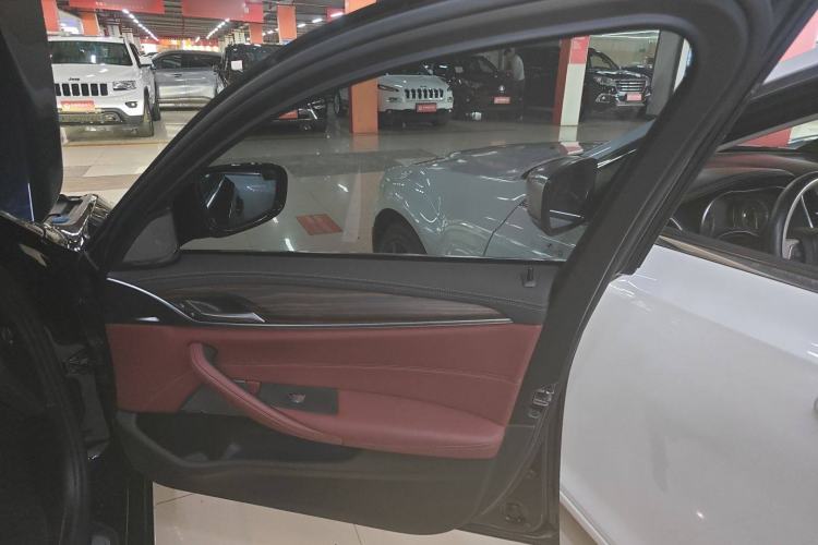 Used BMW 5 Series 2022 Updated 530Li Leading Edition Luxury Package
