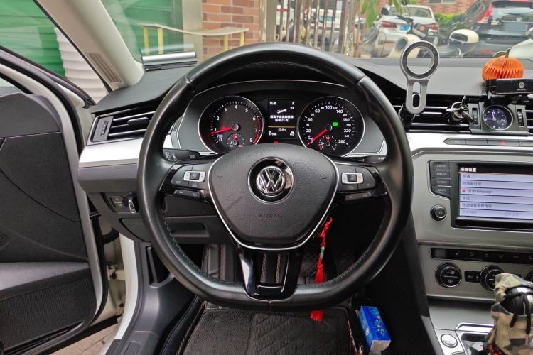 Used Volkswagen Variant 2017 380TSI Two-Wheel Drive Comfort Edition
