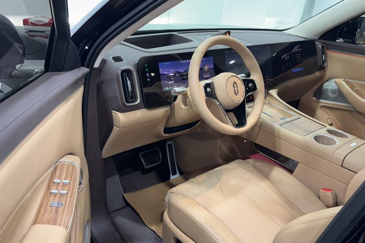 Used Hima AITO M8 2025 Extended-Range Max+ Version 53.4 kWh 6-Seater Edition Driver Seat