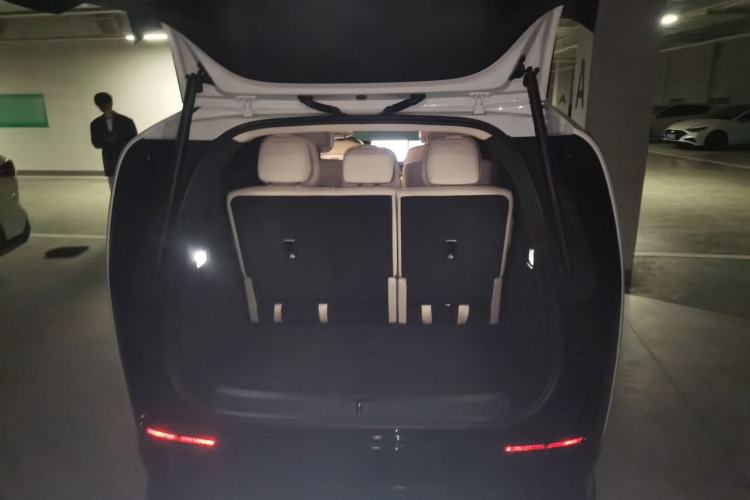 Used Li Auto MEGA 2025 Home Family Special Edition