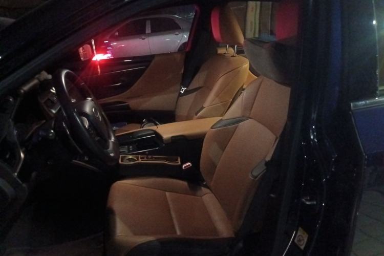 Used Lexus ES 2018 300h Premier Edition China V Standard
