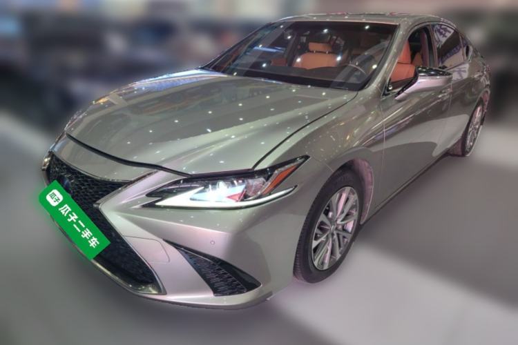 Used Lexus ES 2018 300h Premier Edition China VI Standard