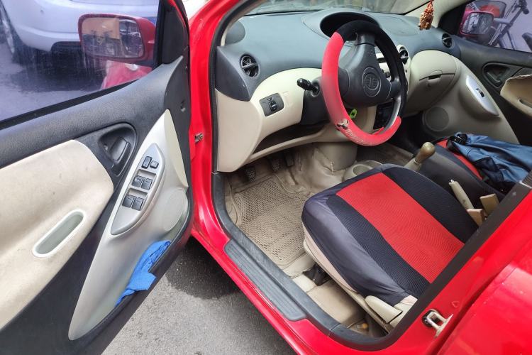 Used FAW Weizi 2004 1.3L Manual Deluxe Model
