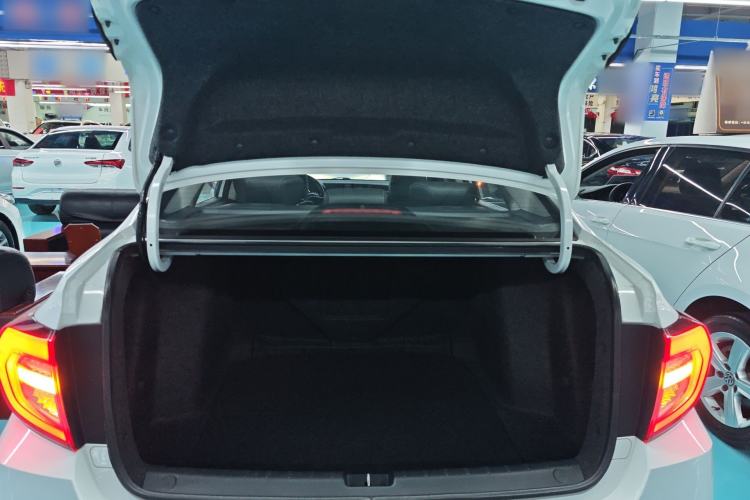 Used Honda Envix 2019 180TURBO CVT Enjoyment Edition China VI Trunk