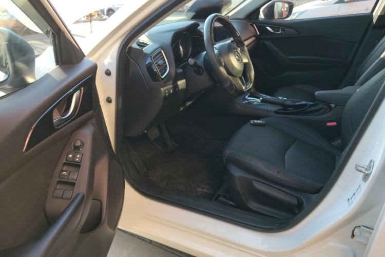 Used Mazda Mazda 3 Axela 2016 Sedan 1.5L Automatic Comfort Model
