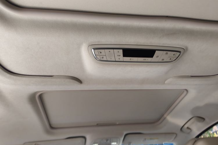 Used Buick GL8 2022 Avenir Aivia Six-Seat Deluxe Edition Headliner