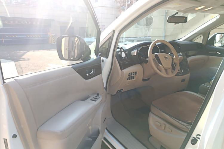 Used Nissan Quest 2015 3.5L SL
