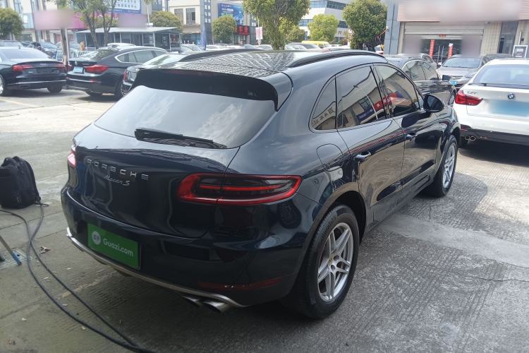 Used Porsche Macan 2017 Macan 2.0T Rear Right 45 Deg