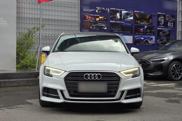 Used Audi A3 2019 Limousine 35 TFSI Fashion Edition China VI Emission Standard Exterior 1