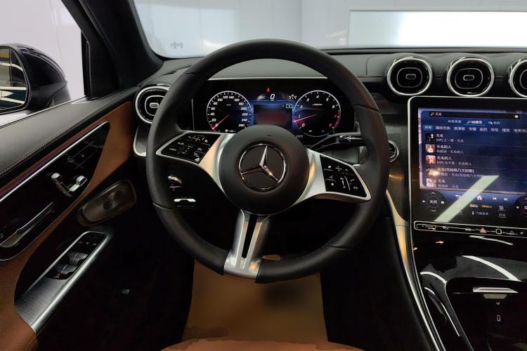 Used Mercedes-Benz GLC 2023 GLC 260 L 4MATIC Dynamic Edition 5-seater