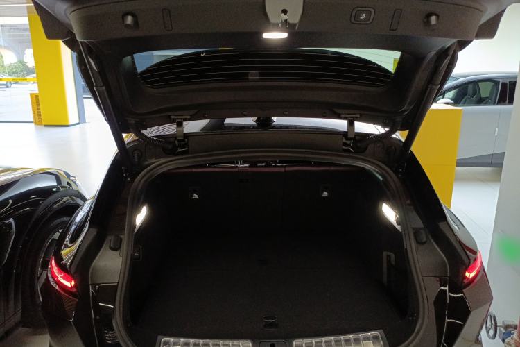 Used Nio ET5T 2025 100kWh Touring Trunk