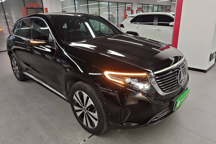 Used Mercedes-Benz EQC 2020 EQC 350 4MATIC Front Right 45 Deg
