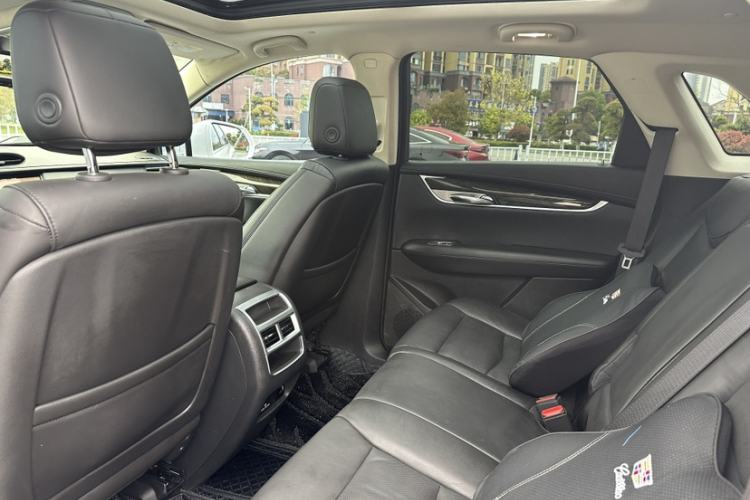 Used Cadillac XT5 2017 Anniversary Edition 28T Four-Wheel Drive Luxury Model
