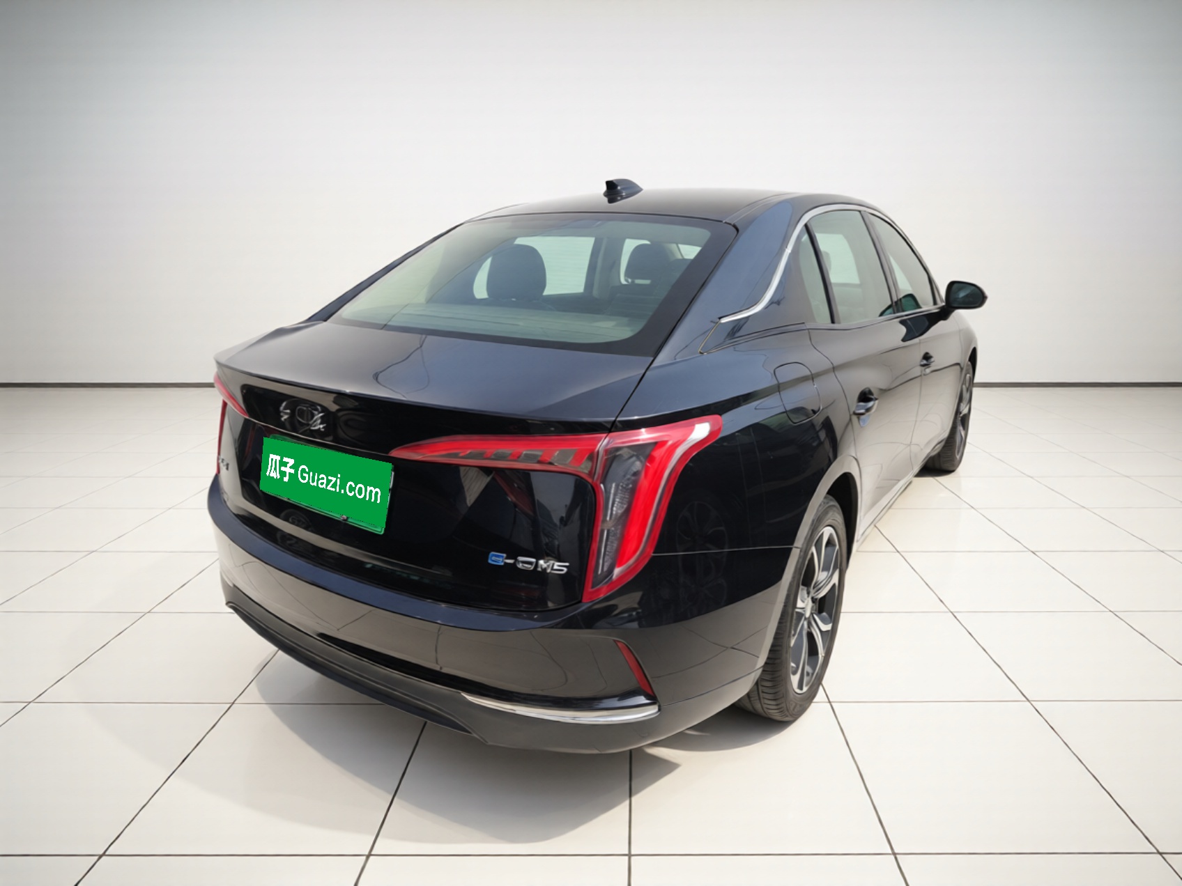 Hongqi E-QM5 2023 Revised Version Basic Travel Edition — снимка 6