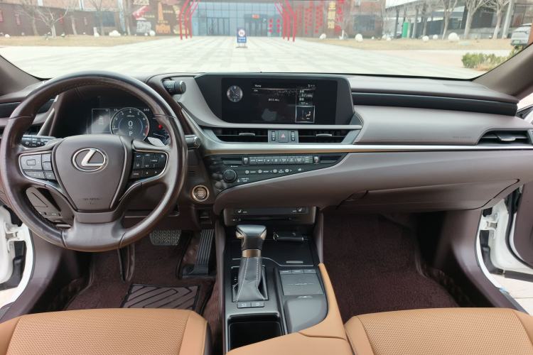Used Lexus ES 2020 200 Excellence Edition
