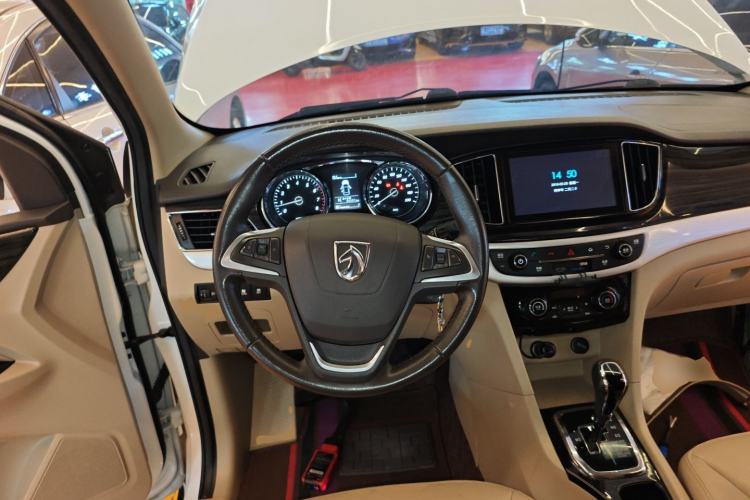 Used Baojun 730 2016 1.8L iAMT Luxury Model 7 Seats