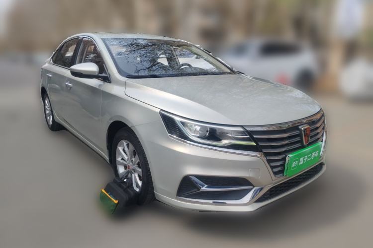 Used Roewe i6 New Energy 2017 45T Hybrid Connect & Smart Enjoyment Edition Front Right 45 Deg