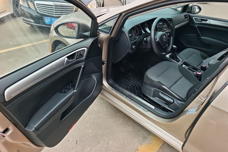 Used Volkswagen Golf 2018 230TSI Automatic Comfort Model Driver Seat