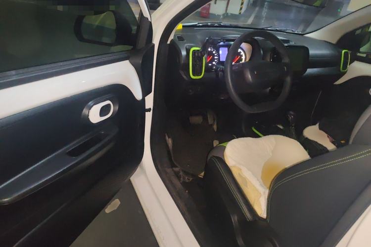 Used Roewe Clever 2021 302 km New Four-Seater Super-Efficient Version Driver Seat