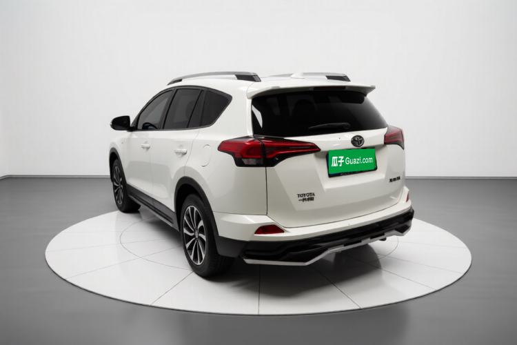 Used Toyota RAV4 2016 2.0L CVT Two-Wheel Drive Fashion Edition China V Standard