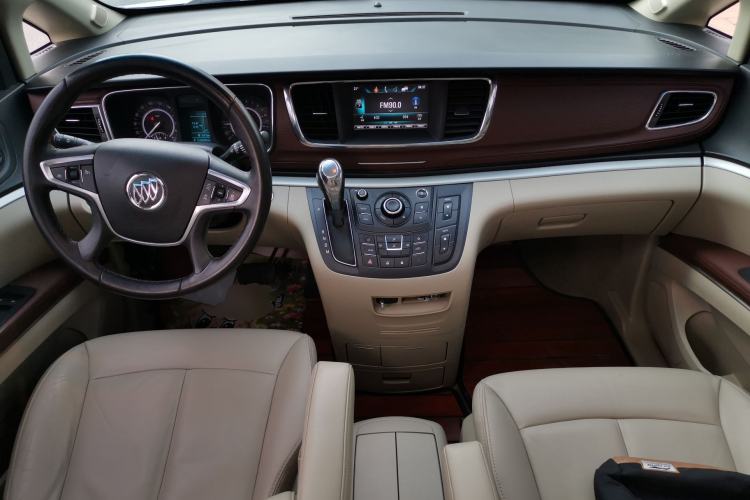 Used Buick GL8 2018 28T Luxury Model China VI Standard Center Console