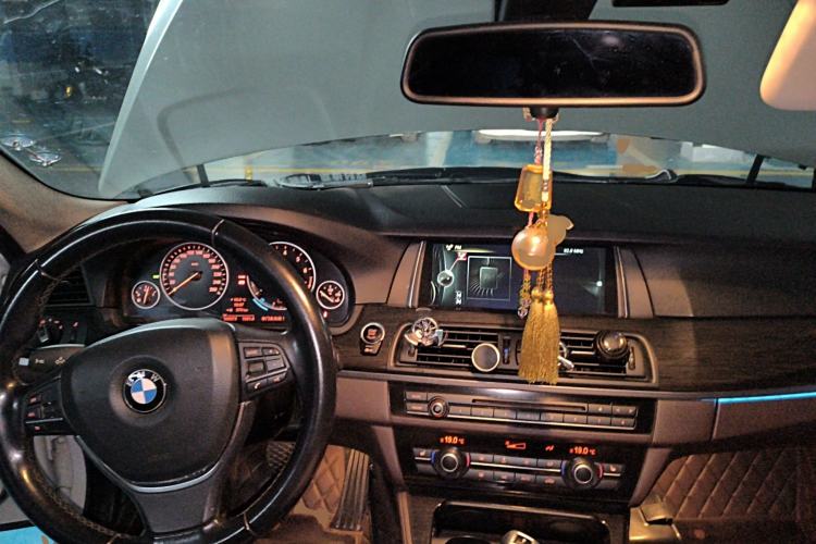 Used BMW 5 Series 2014 525Li Luxury Design Package
