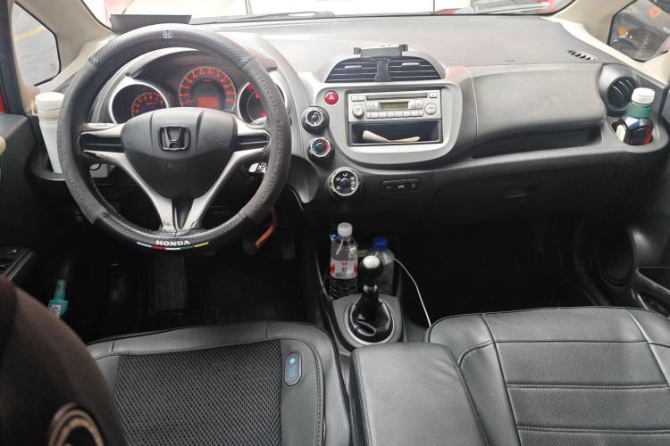 Used Honda Fit 2011 1.3L manual Comfort version Center Console