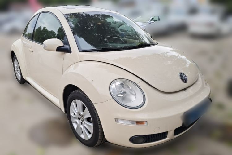 Used Volkswagen Beetle 2008 2.0 AT Standard Edition Front Right 45 Deg