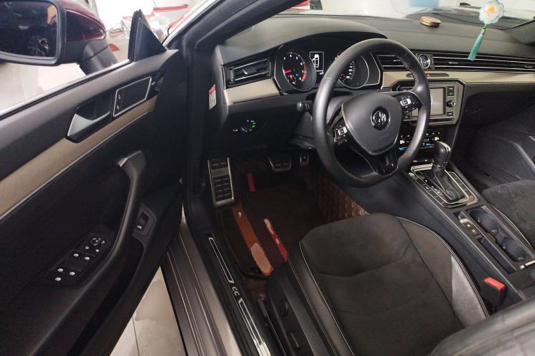 Used Volkswagen FAW-Volkswagen CC 2020 330TSI Huayan Edition China VI Standard Driver Seat