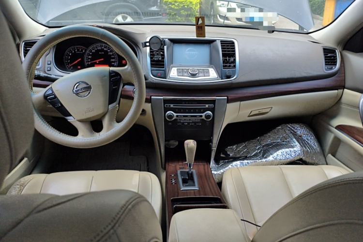 Used Nissan Teana 2010 2.5L XL Anniversary Edition Center Console
