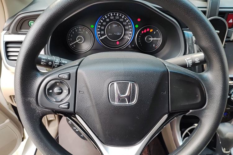 Used Honda Crider 2015 1.8L automatic luxury edition
