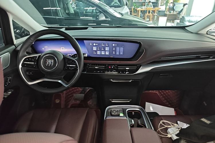 Used Buick Century 2023 2.0T Six-Seater Yinshi Edition Center Console