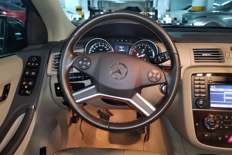 Used Mercedes-Benz R-Class 2011 R 350 L 4MATIC