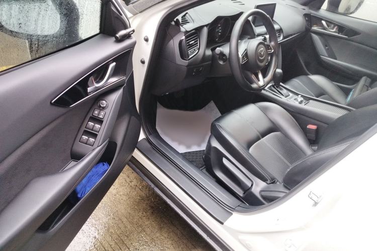 Used Mazda CX-4 2021 2.0L Automatic Two-Wheel Drive Blue Sky Dynamic Edition Interior 3