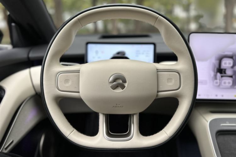 Used Nio ET5T 2025 75 kWh Touring Interior 11