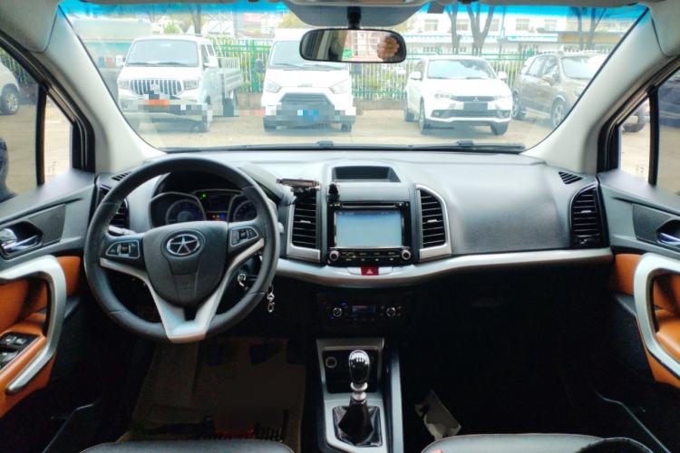 Used JAC Group Refine S3 2014 1.5L Manual Luxury Smart Model Center Console