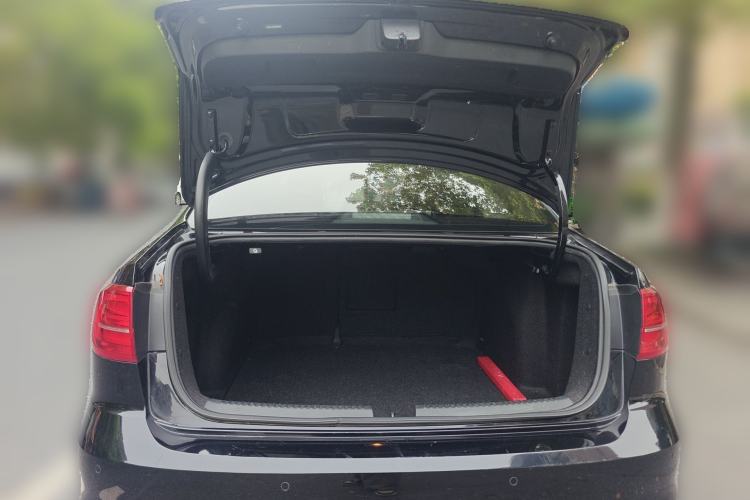 Used Volkswagen Sagitar 2015 1.6L Automatic Comfort Model Trunk