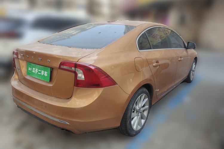 Used Volvo S60 2014 S60L 2.0T Zhiyuan Edition
