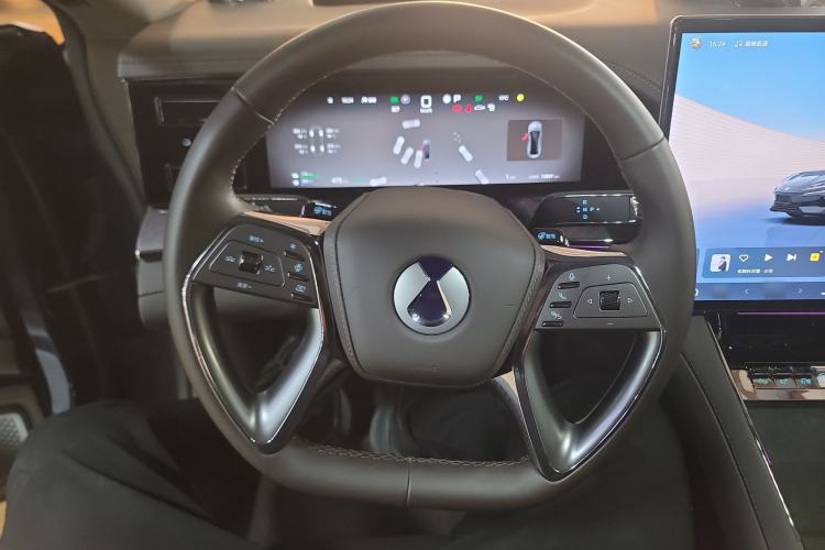 Used Denza Z9 2024 1100 km Four-Wheel Drive Max Version
