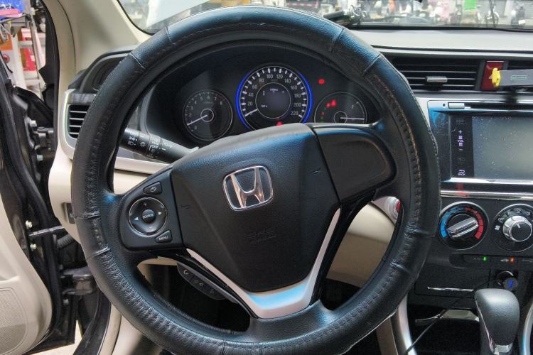 Used Honda Crider 2013 1.8L automatic luxury edition