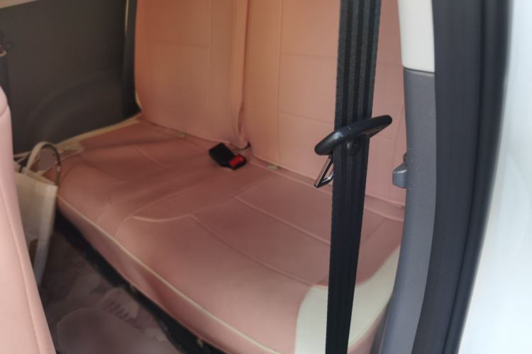 Used CHANGAN NEVO Lumin 2022 155 km – Refreshingly Sweet Edition Left Rear Seat